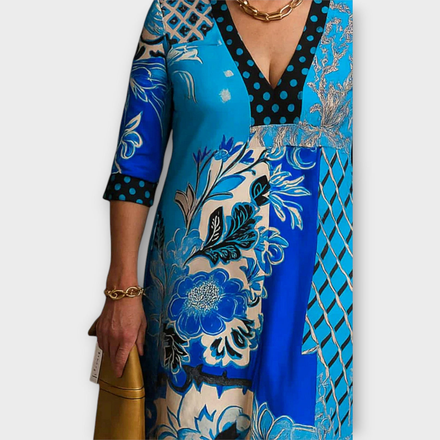 Φόρεμα με Κομψό Ντεκολτέ και Μοναδικά Σχέδια 