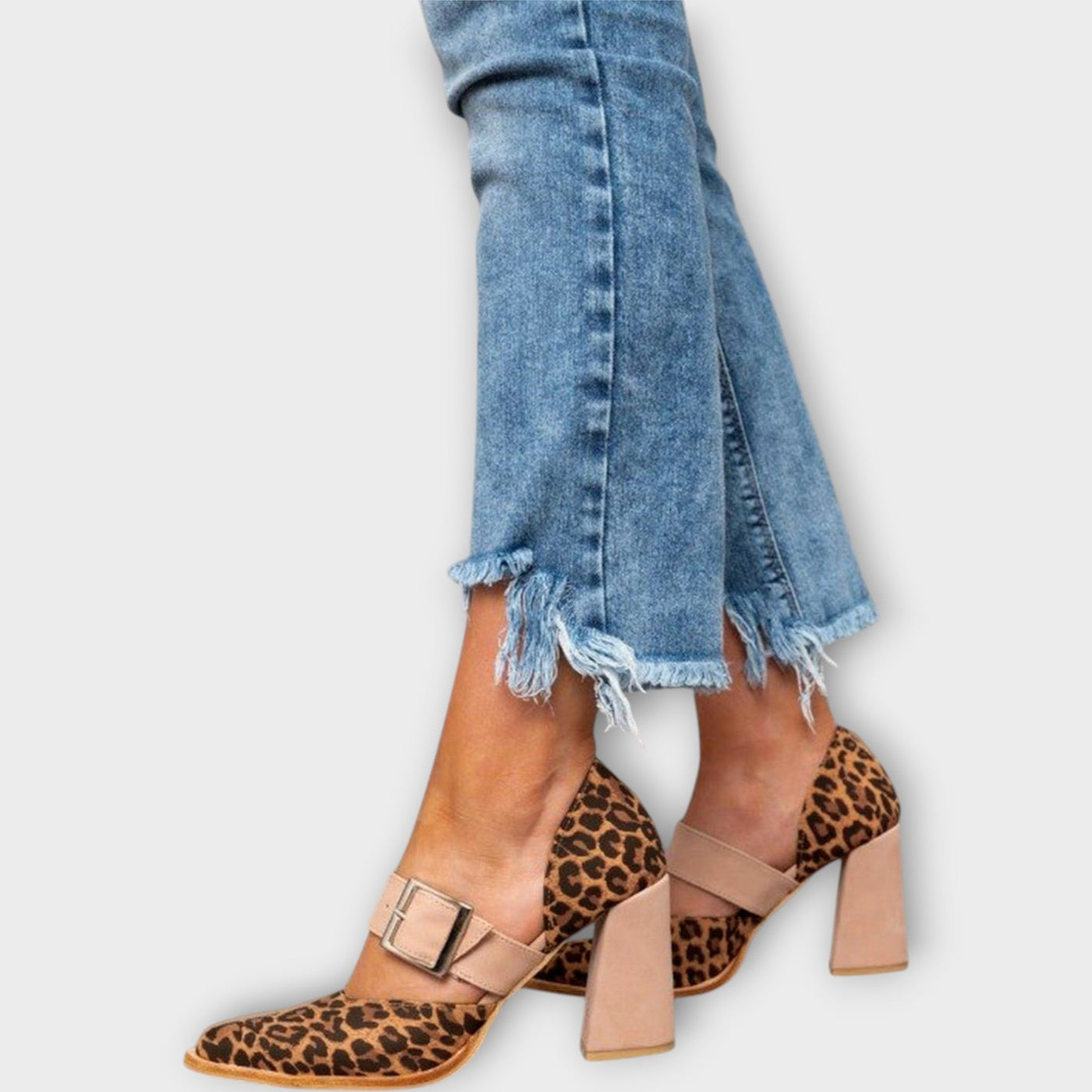 Σανδάλια λιοντάρι με σταθερό τακούνι