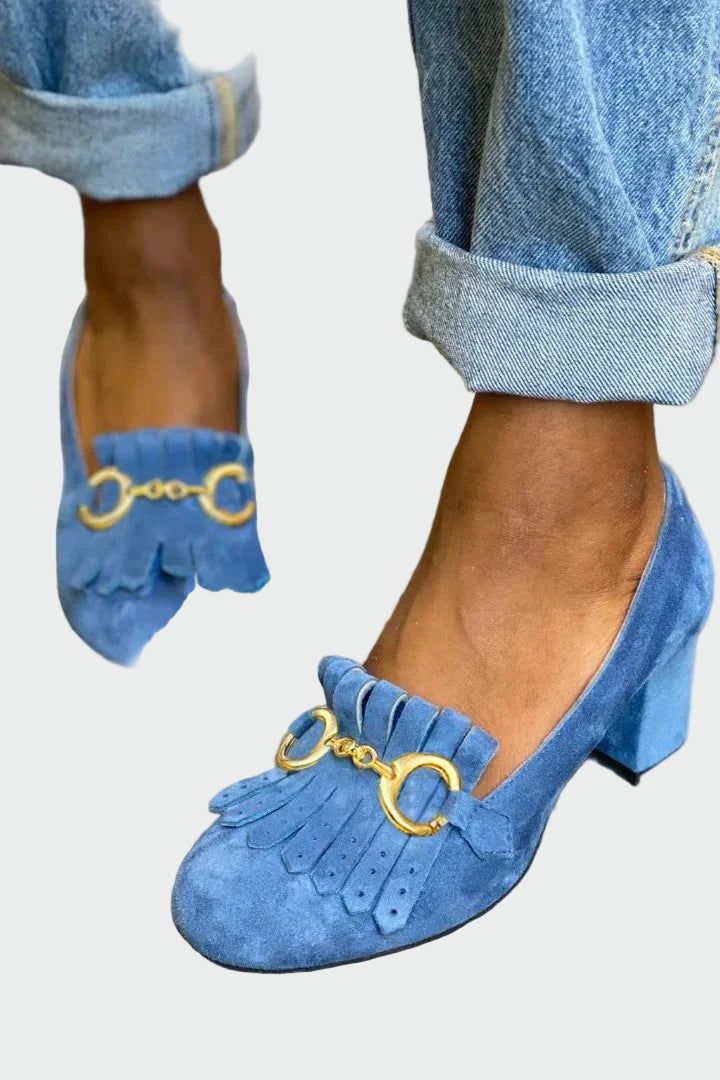 Γόβα με λεπτομέρεια φράντζας και χρυσή ακράφα