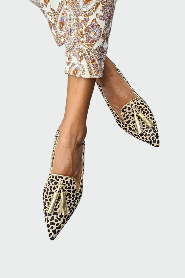 Μοκασίνια με μυτερή μύτη και φούντες