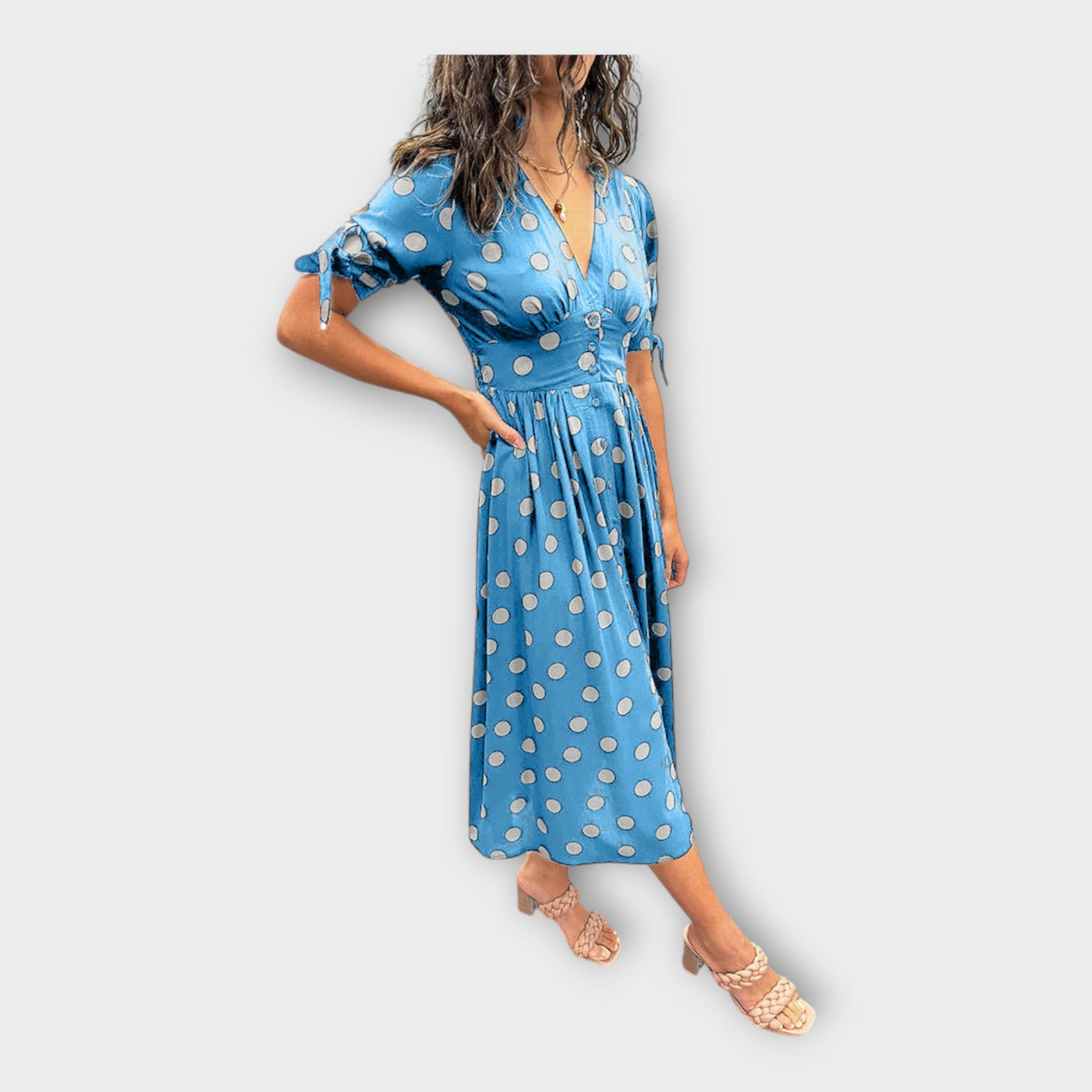 Κομψό φόρεμα με μοντέρνο μοτίβο και διαχρονική φινέτσα