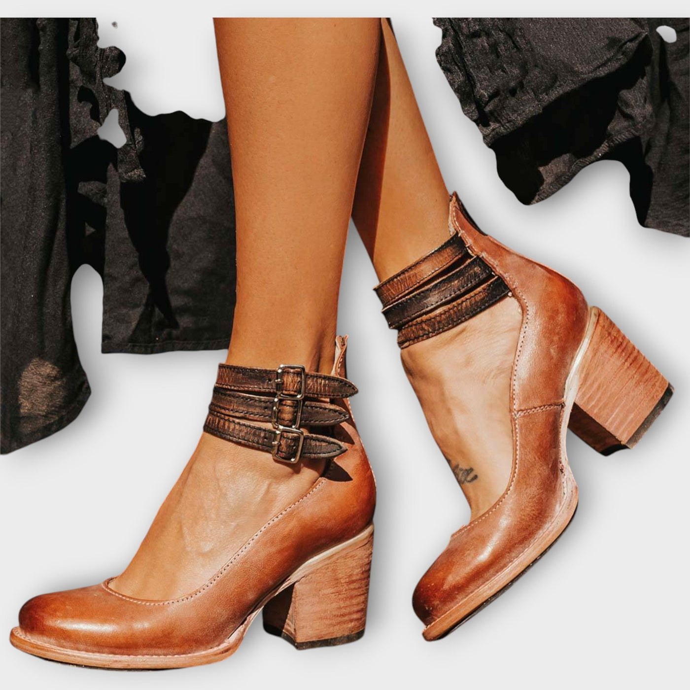 Παπούτσια με πολλαπλές λωρίδες και χοντρό τακούνι