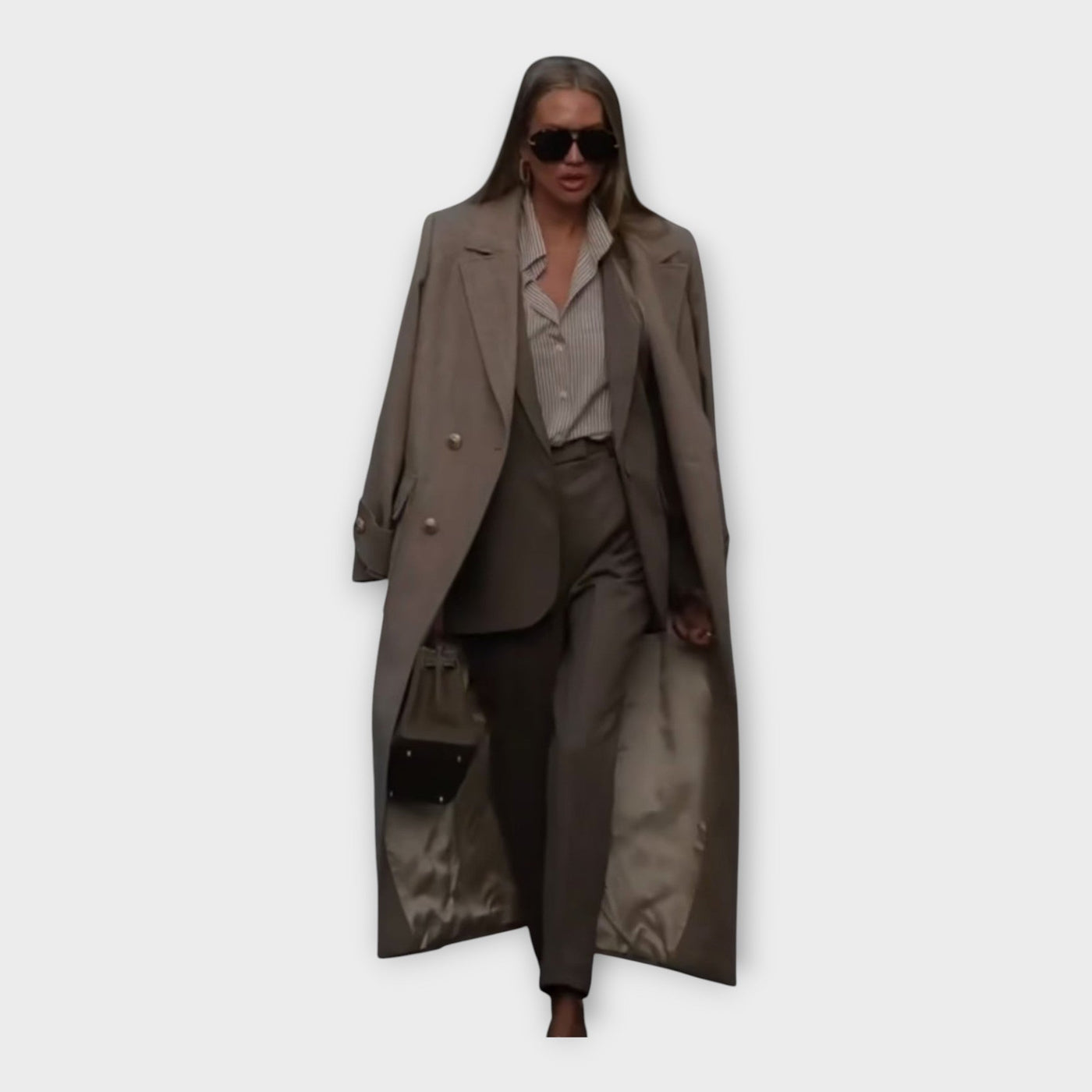 Κομψό σετ με παντελόνι και παλτό σε minimal γραμμή 