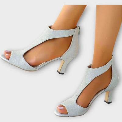 Κομψές και άνετες σανδάλες με τακούνι