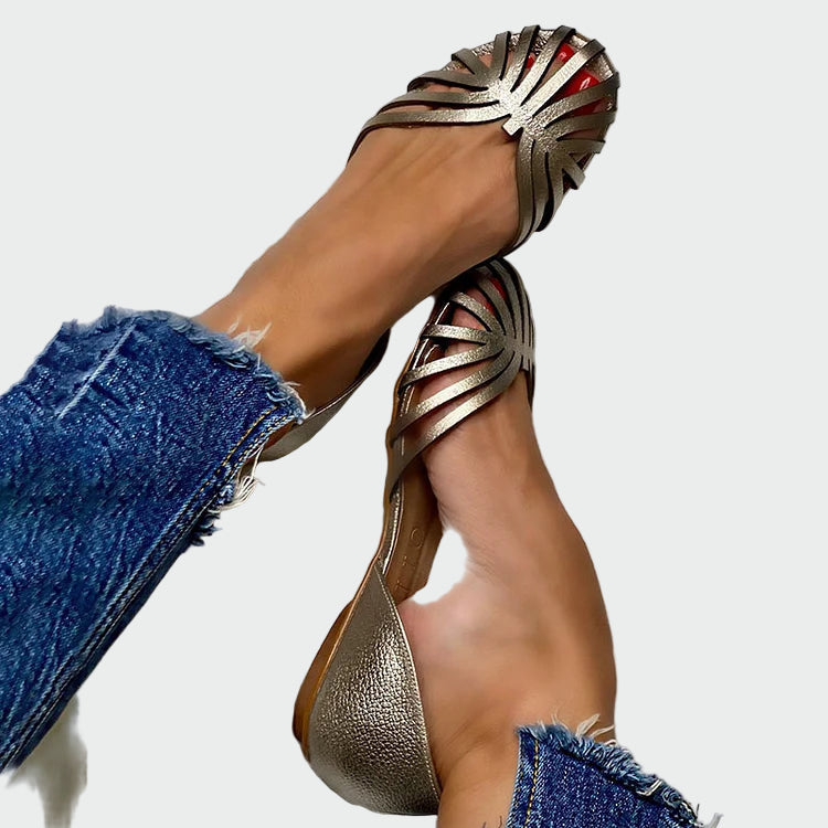 Μπαλαρίνες με κοψίματα και ανοιχτή μύτη