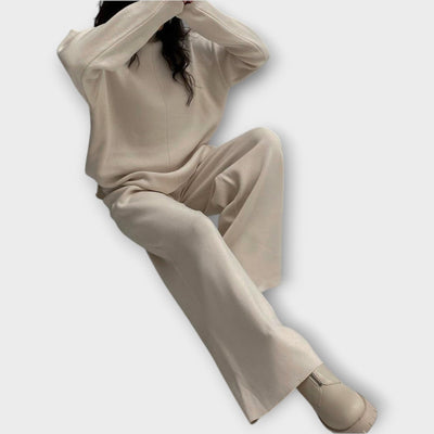 Σετ με Χαλαρή Γραμμή και Minimal Αισθητική 