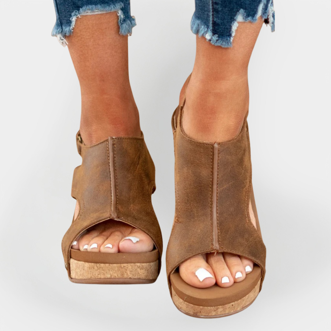 Πέδιλα από Σουέντ με Υψωμένη Σόλα