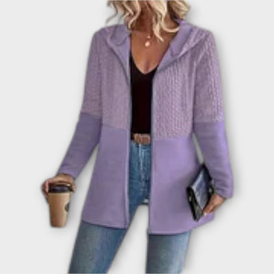 Κομψή Ζακέτα με Κουκούλα και Μοντέρνες Λεπτομέρειες 