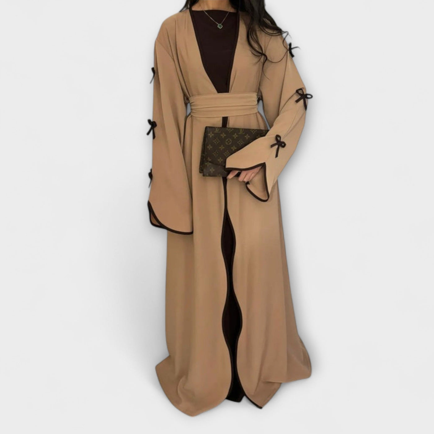 Στυλάτο Καρντιγκάν και Φόρεμα σε Συνδυασμό με Ριγέ Διακόσμηση