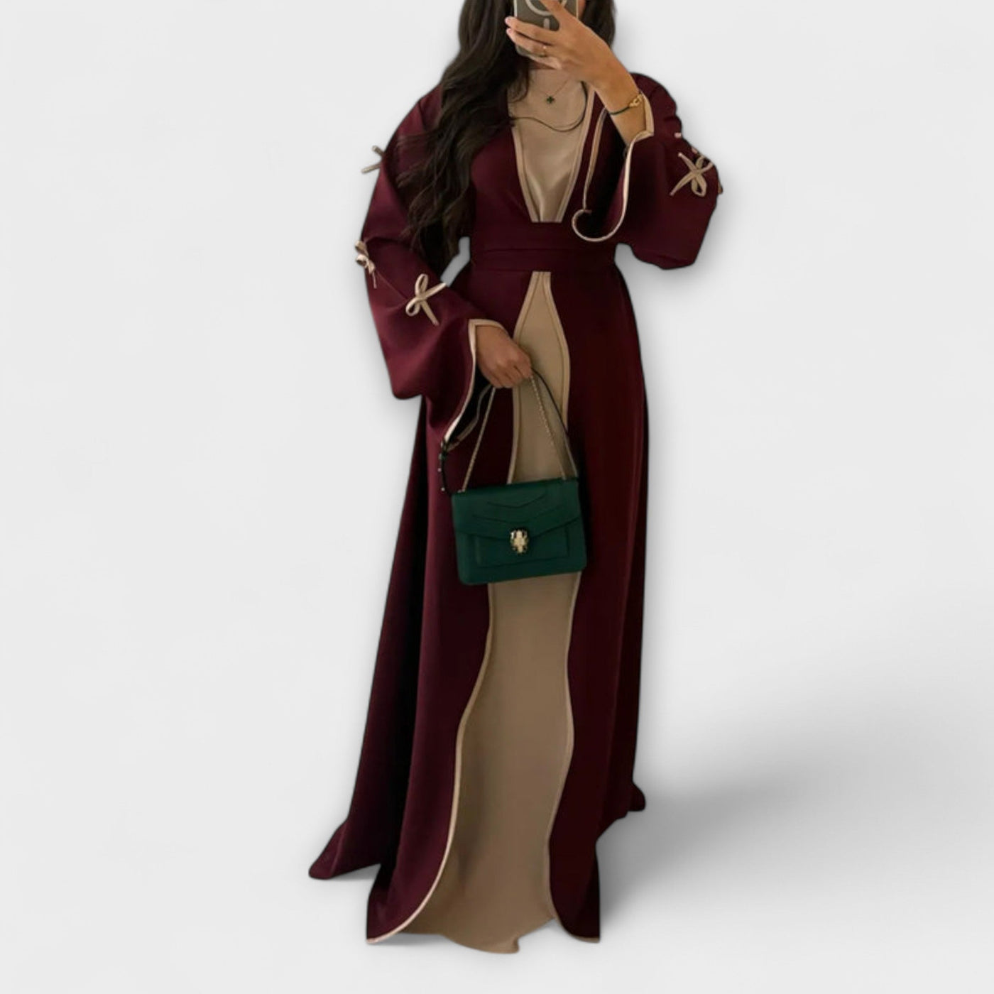 Στυλάτο Καρντιγκάν και Φόρεμα σε Συνδυασμό με Ριγέ Διακόσμηση