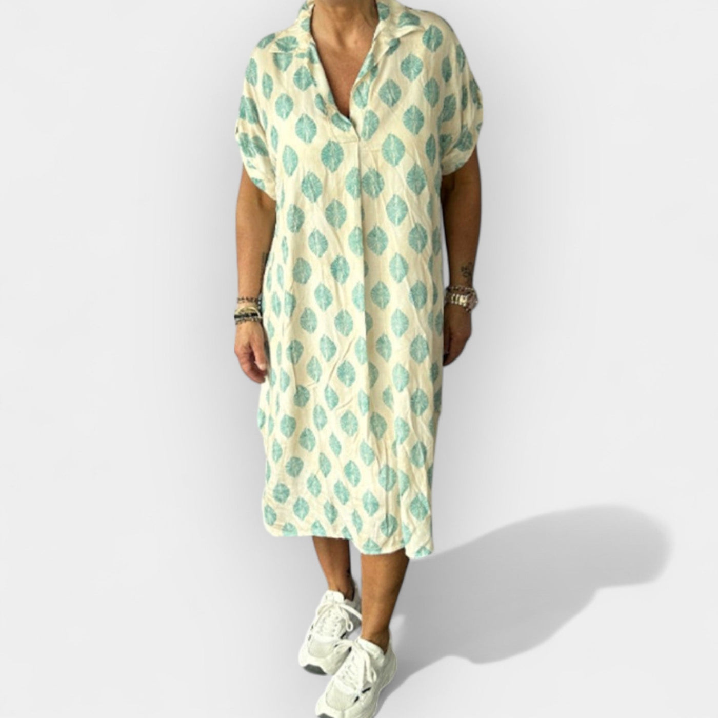 Αέρινο καλοκαιρινό φόρεμα με λαιμόκοψη