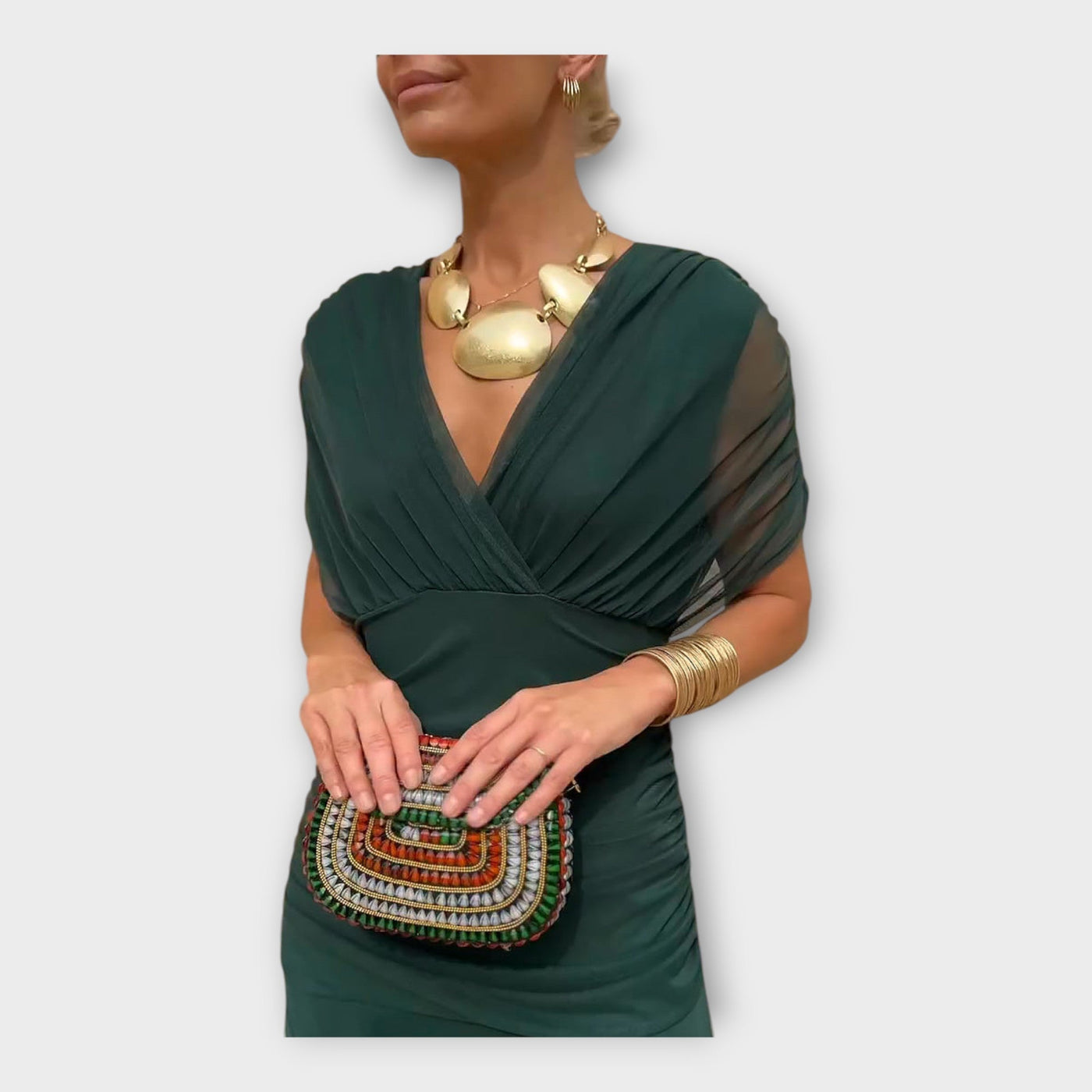 Αέρινο Φόρεμα με Εντυπωσιακή Λαιμόκοψη