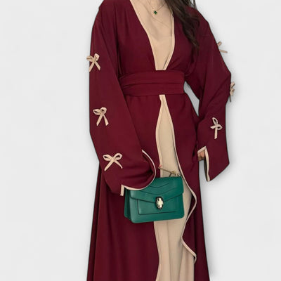 Στυλάτο Καρντιγκάν και Φόρεμα σε Συνδυασμό με Ριγέ Διακόσμηση