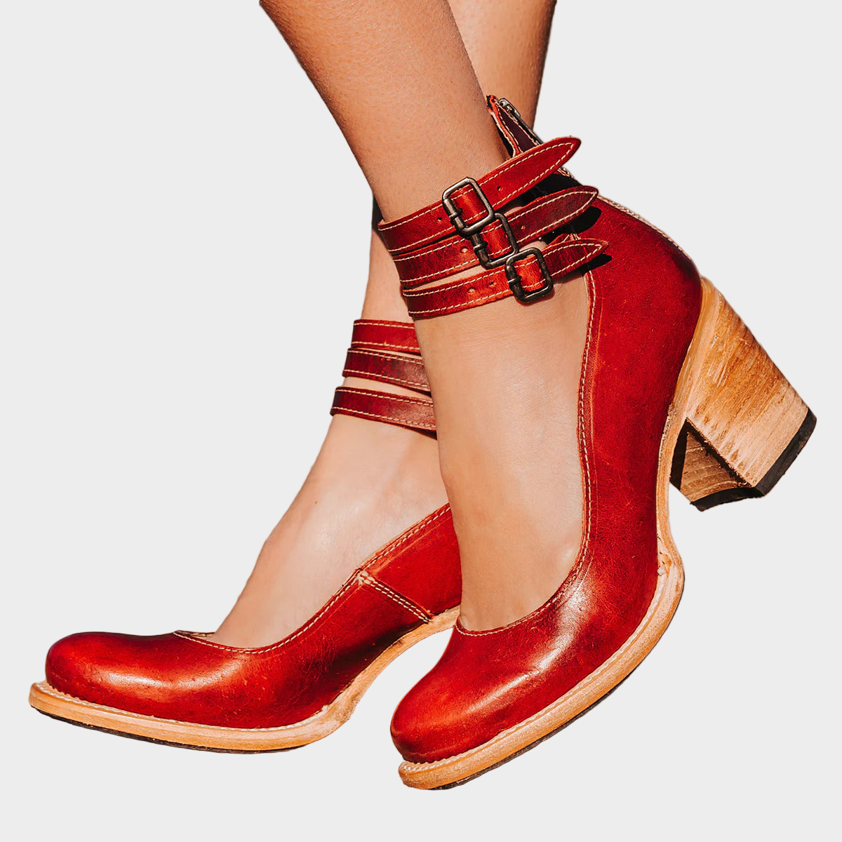 Γκόμπες με πολλαπλά λουράκια και χοντρό τακούνι