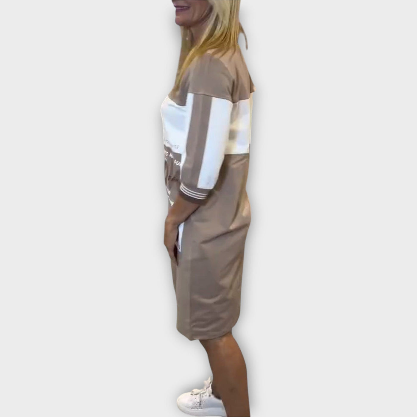 Φόρεμα με Μοντέρνο Σχεδιασμό