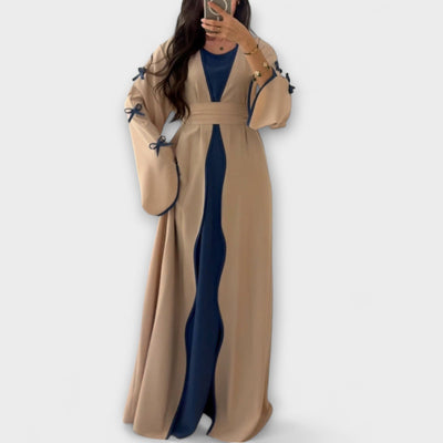 Στυλάτο Καρντιγκάν και Φόρεμα σε Συνδυασμό με Ριγέ Διακόσμηση