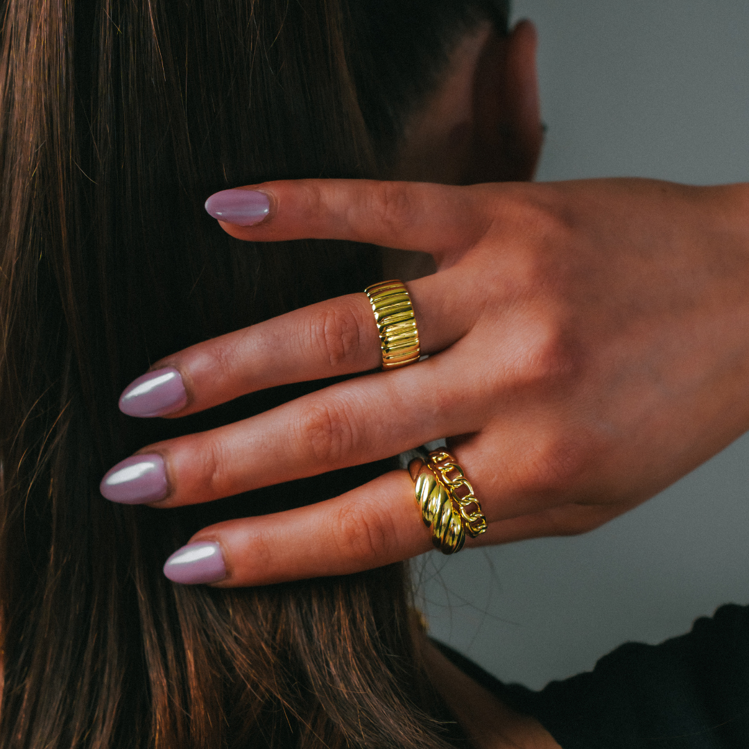 Δαχτυλίδι με Αλυσίδα 