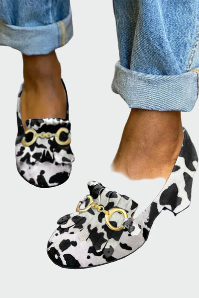 Γόβα με λεπτομέρεια φράντζας και χρυσή ακράφα