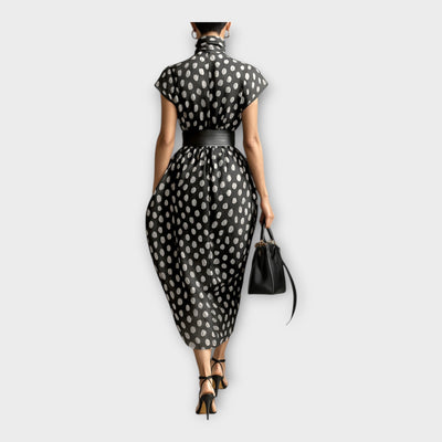 Μακρύ φόρεμα με εκλεπτυσμένη και διαχρονική αισθητική