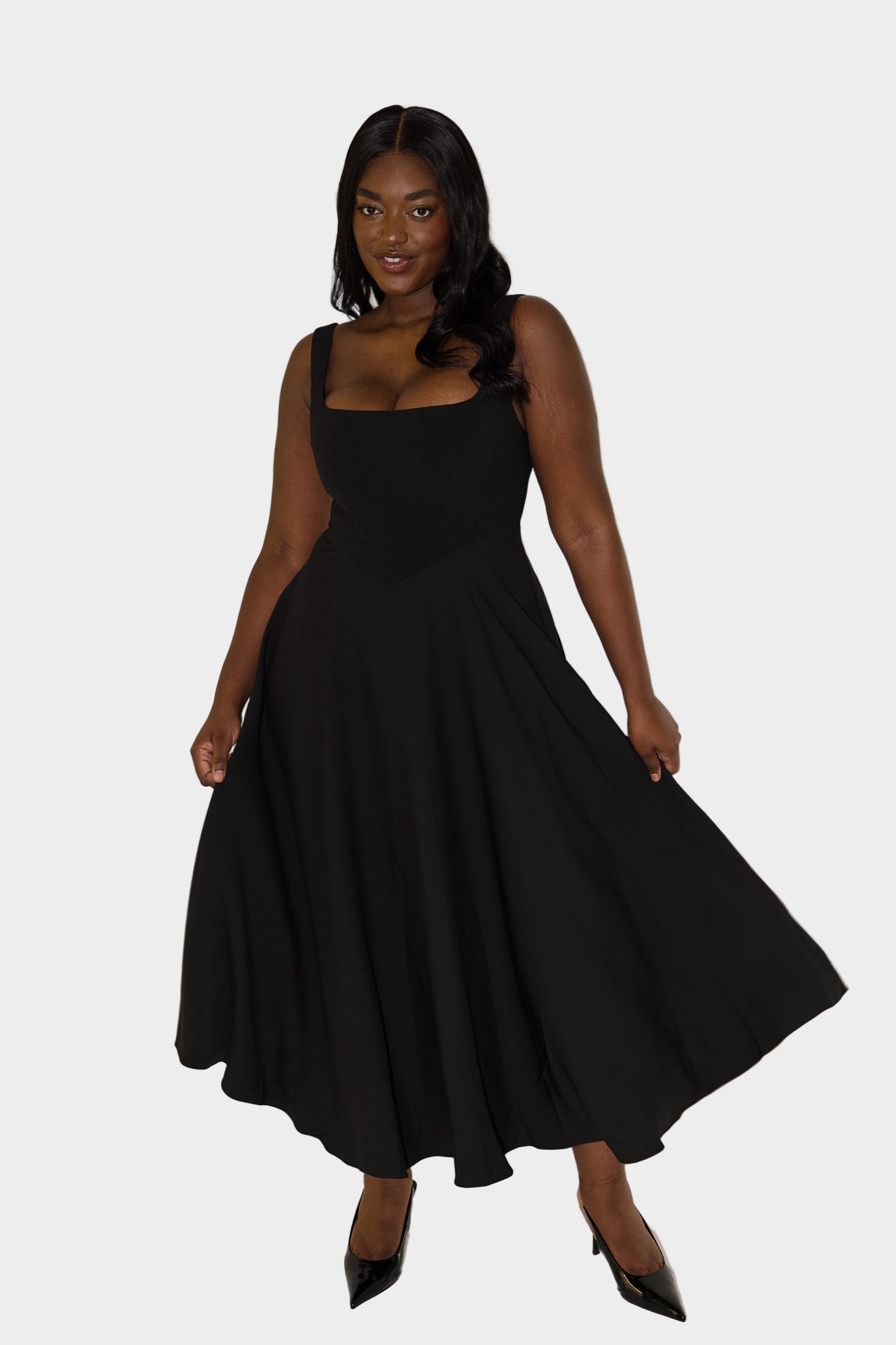 Διαχρονικό Αέρινο Μίντι Φόρεμα με Κομψή Γραμμή και Φυσική Κίνηση