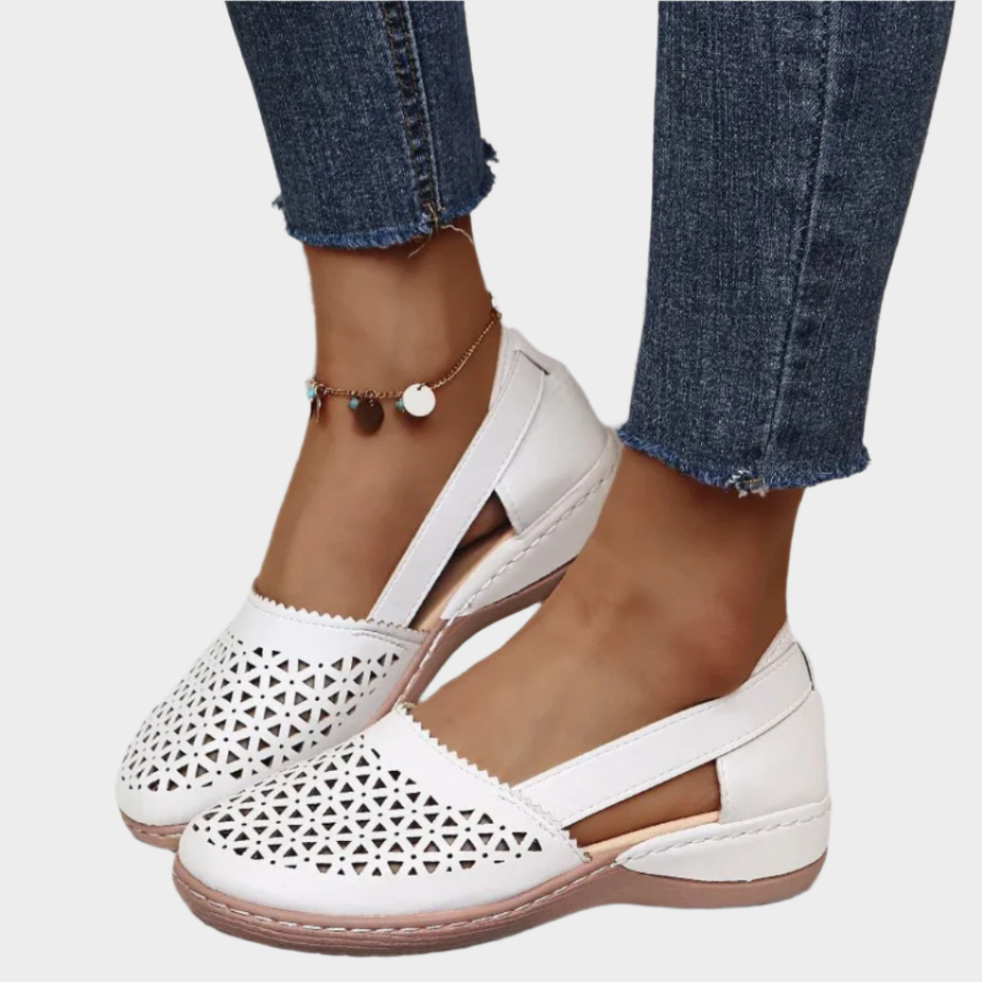 Ανατομικές Δερματίνες Μπαλαρίνες με Κοψίματα και Λουράκι