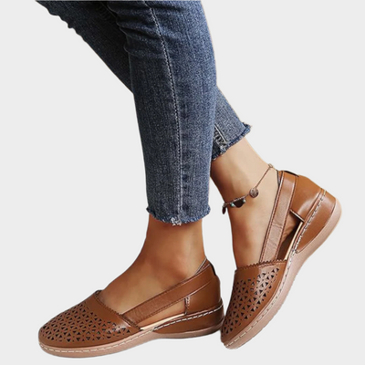 Ανατομικές Δερματίνες Μπαλαρίνες με Κοψίματα και Λουράκι