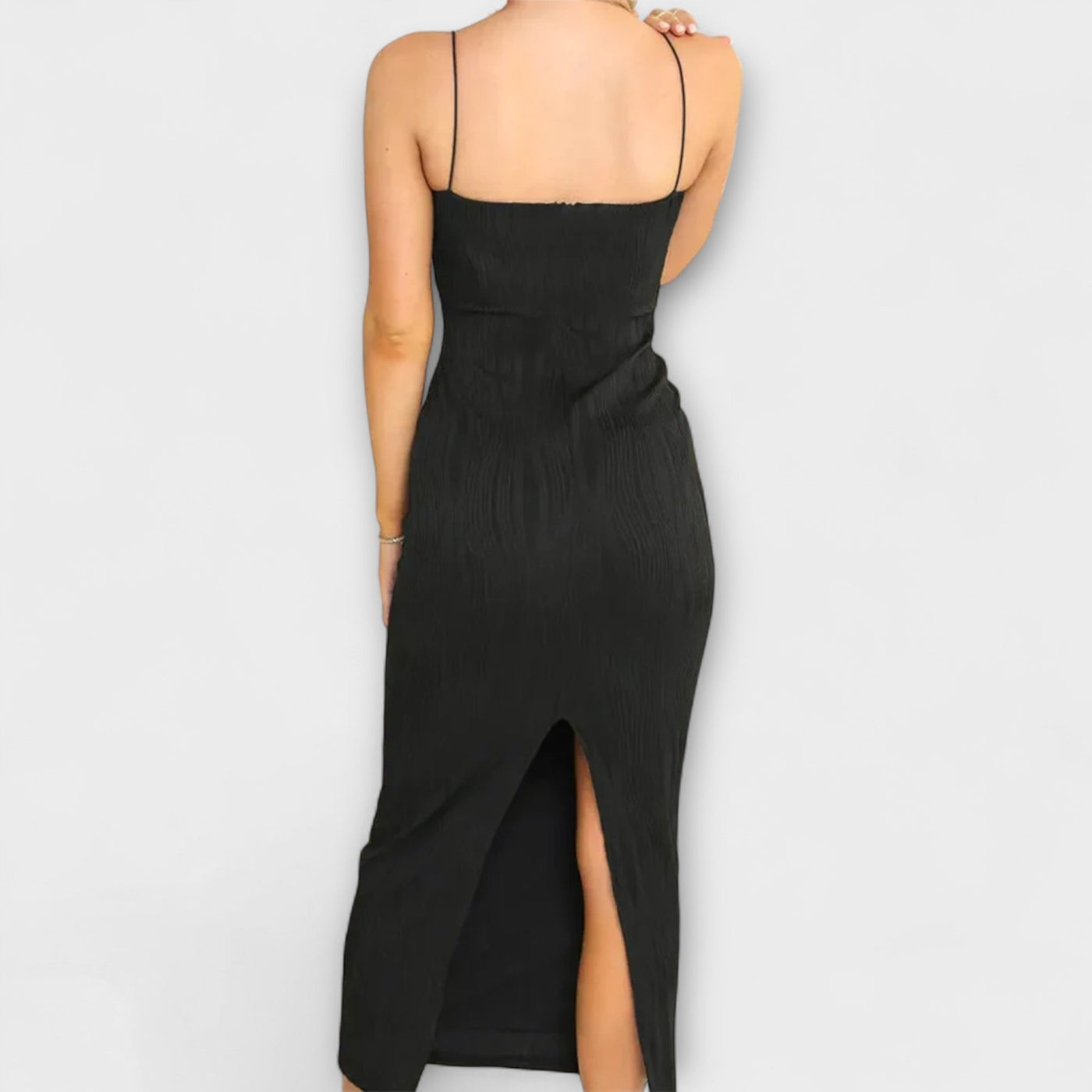 Κομψό μακρύ φόρεμα χωρίς μανίκια