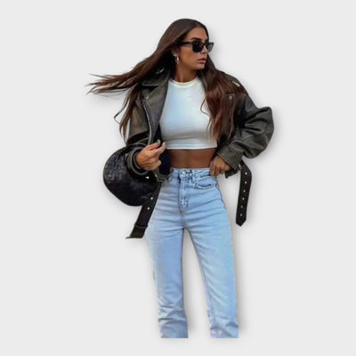 Μοντέρνο Κοντό Δερμάτινο Μπουφάν με Ζώνη και Εκλεπτυσμένη Αισθητική 