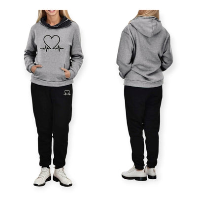 Άνετο σετ φούτερ και παντελόνι με μοντέρνο σχέδιο