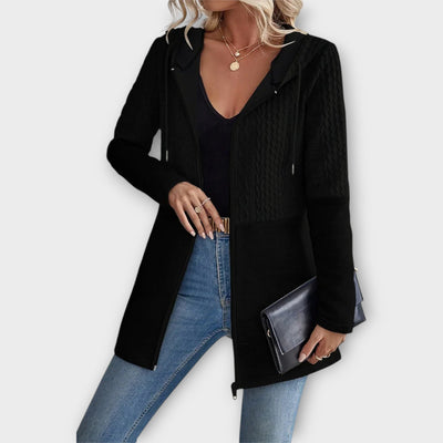 Κομψή Ζακέτα με Κουκούλα και Μοντέρνες Λεπτομέρειες 