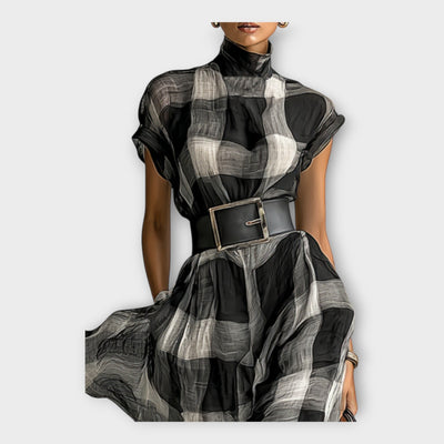 Φόρεμα με εκλεπτυσμένη ροή και κομψότητα