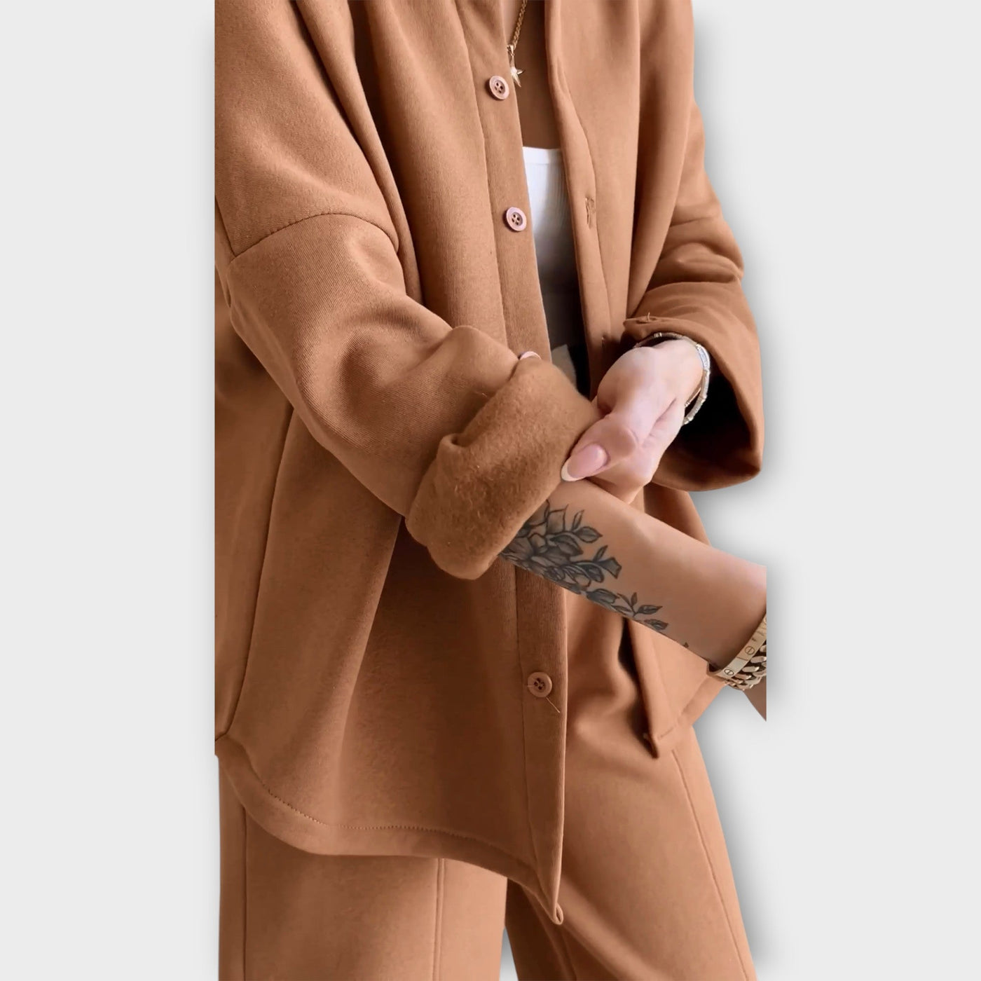 Σετ με Κουμπιά και Κομψή Γραμμή