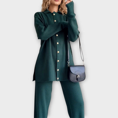 Σετ με Ριμπ Λεπτομέρειες και Κομψή Γραμμή 