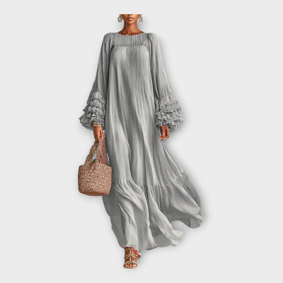 Αέρινο μακρύ φόρεμα με κομψές λεπτομέρειες