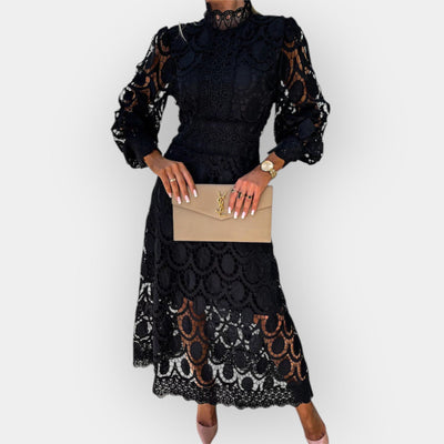 Ρομαντικό Φόρεμα με Λεπτομέρειες Δαντέλας