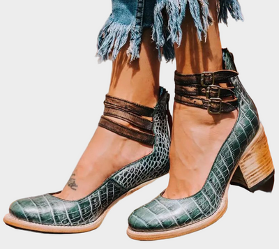 Γκόμπες με πολλαπλά λουράκια και χοντρό τακούνι