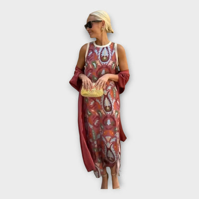 Κομψό Φόρεμα με Εντυπωσιακά Μοτίβα