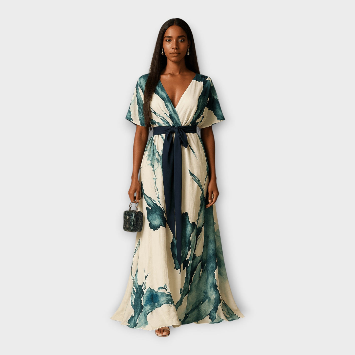 Μακρύ φόρεμα με ζώνη και αέρινη γραμμή 