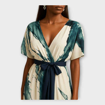 Μακρύ φόρεμα με ζώνη και αέρινη γραμμή 