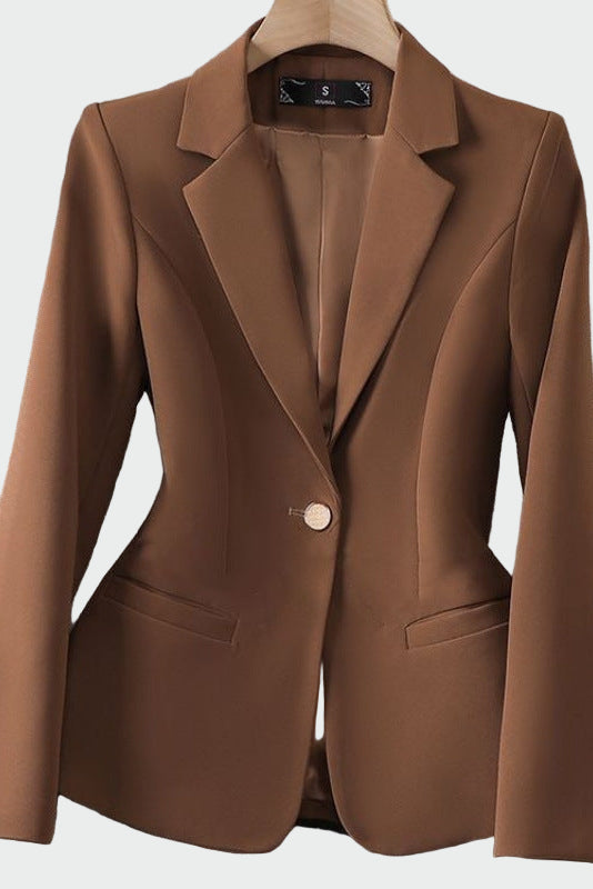Σακάκι σε μοντέρνα κομψή γραμμή